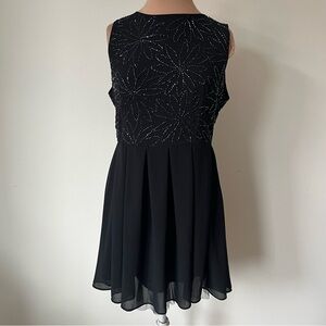 TFNC London Beaded Floral Black High Neck V-Back Sleeveless Mini Dress EUC Sz M